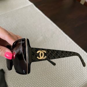 CHANEL Sunglasses